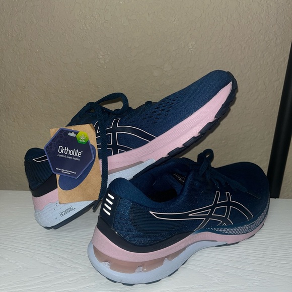 ASICS Gel Kayano 28 - Picture 2 of 8